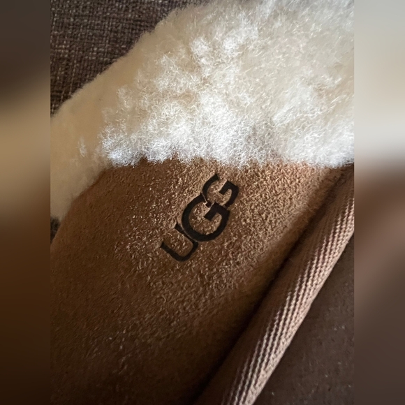 Women's UGG Disquette Slipper, Chestnut, Size 5 - Picture 6 of 11